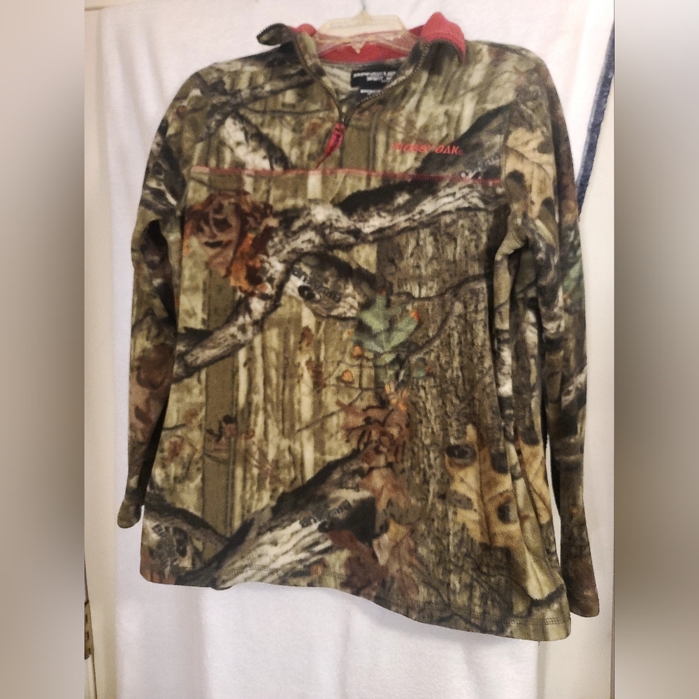 Mossy Oak Camouflage Quarter-Zip with Red Accents
